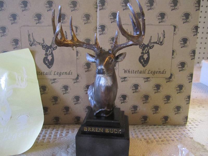 lot 235 image: Lot of 2 Whitetail Legends Breen Bu...