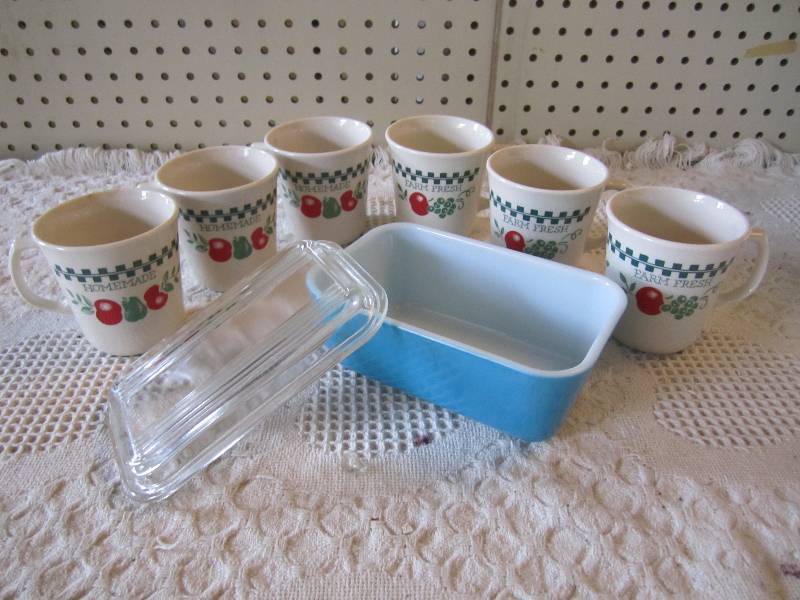 lot 240 image: Lot of 6 Vintage Corning Coffee Cup...