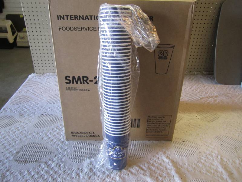 lot 246 image: Case of 800 - 20 oz To-Go Hot Cups ...