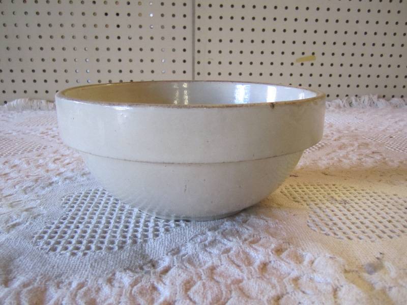 lot 267 image: Smaller Crock Bowl 8 78 Wide 4 H...