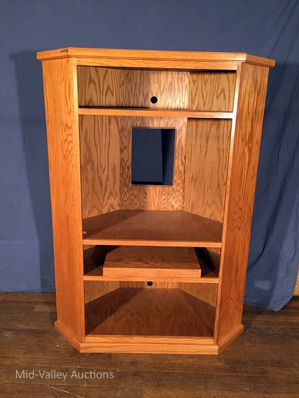 Entertainment center