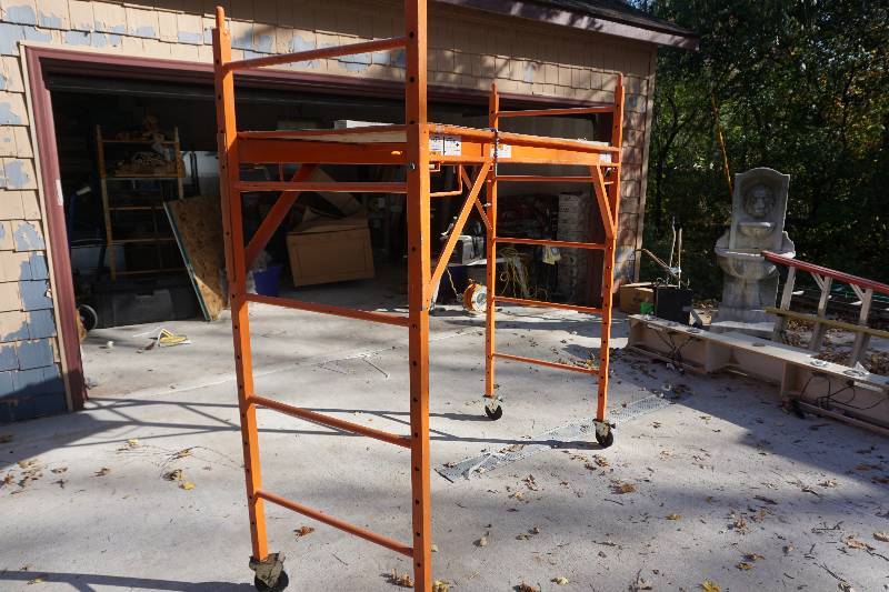 lot 57 image: Wheeled Scaffolding Section With Adjustable Work Plank