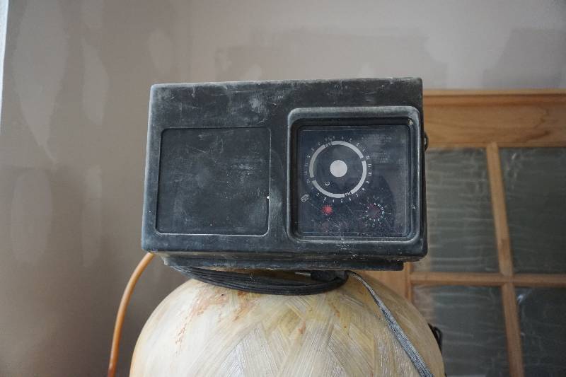 lot 86 image: Large Water Iron Filtration System With Fleckenstein Power Head