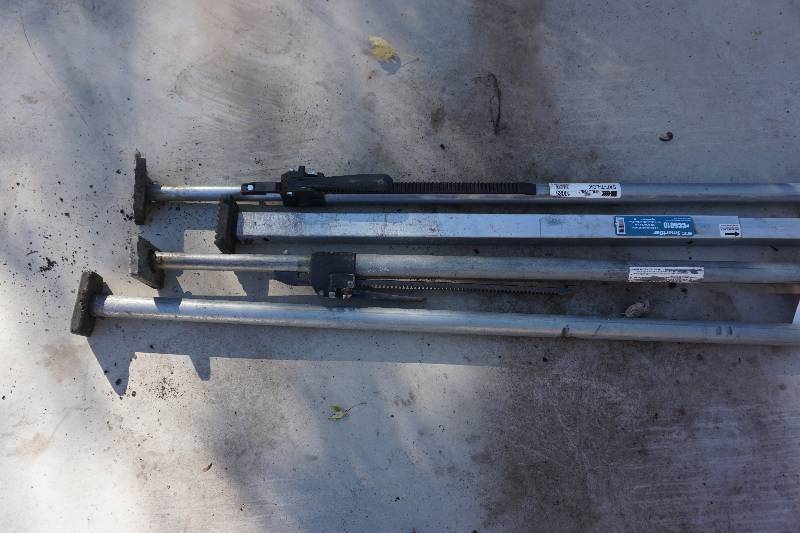 lot 99 image: 4 - Semi Truck Van Cargo Load Ratchet Braces