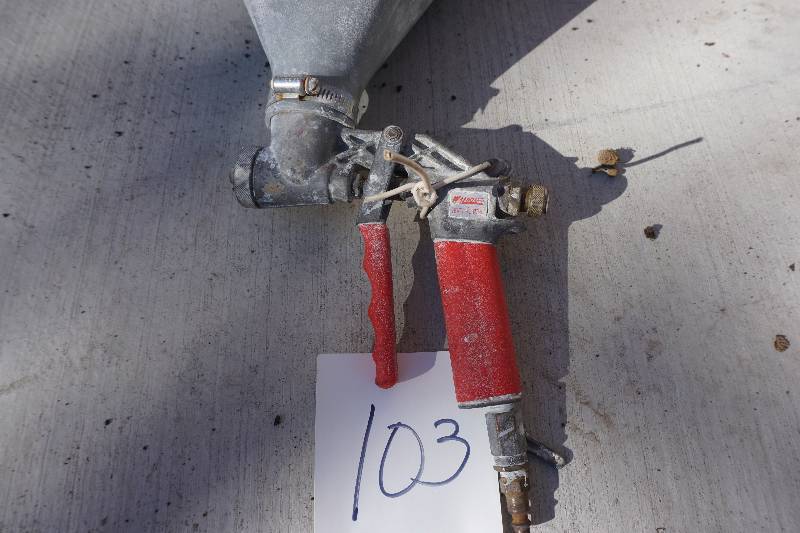 lot 103 image: Wal Board Pro Brand Pneumatic Texture Gun