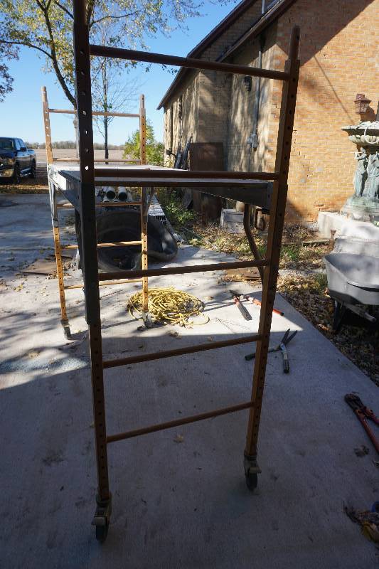 lot 58 image: Wheeled Scaffolding Section With Adjustable Work Plank