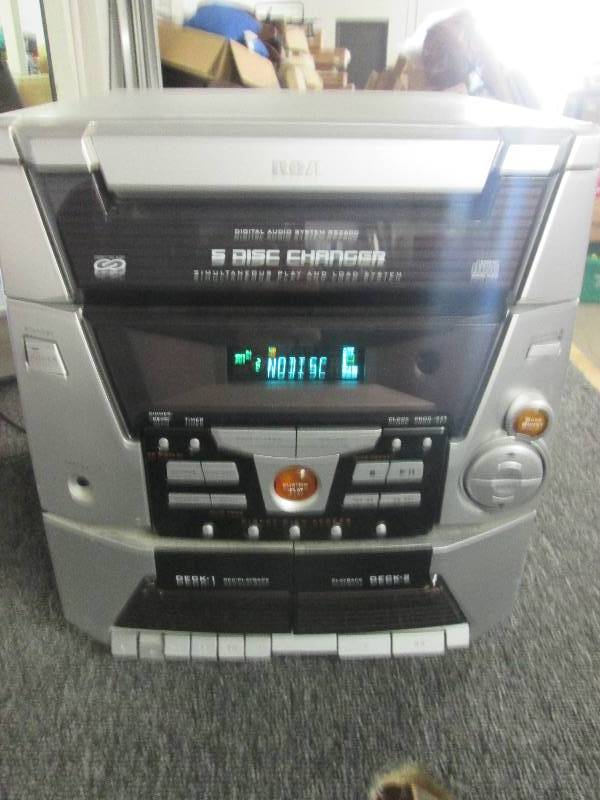rca 5 disc changer powers on ...