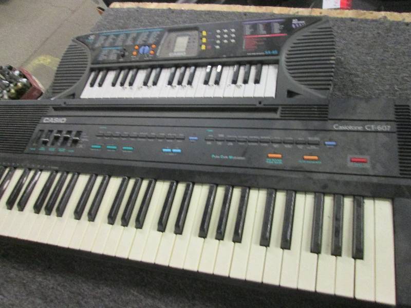 2 casio keyboards untested no power...