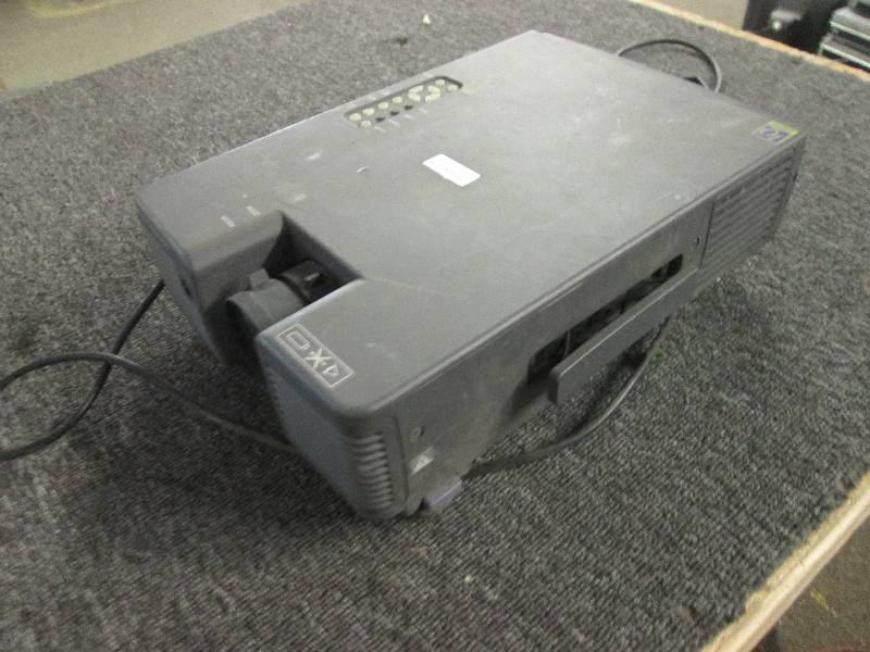 sharp liquid crystal projector test...