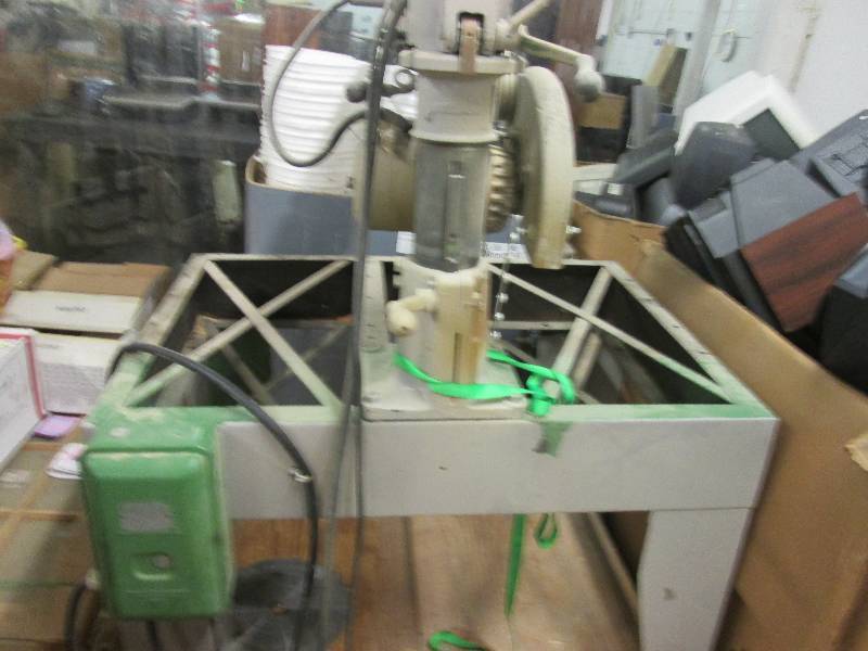 big Dewalt  saw untested believed t...
