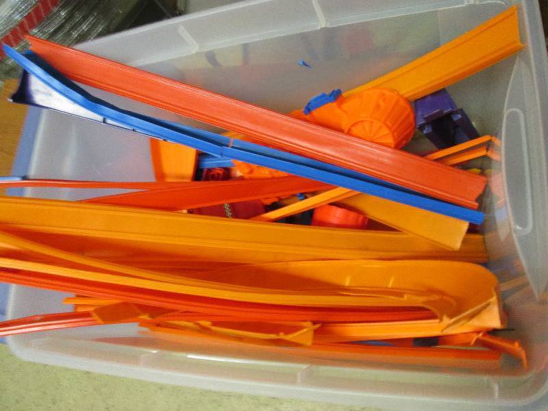 hot wheels race track and tote ...