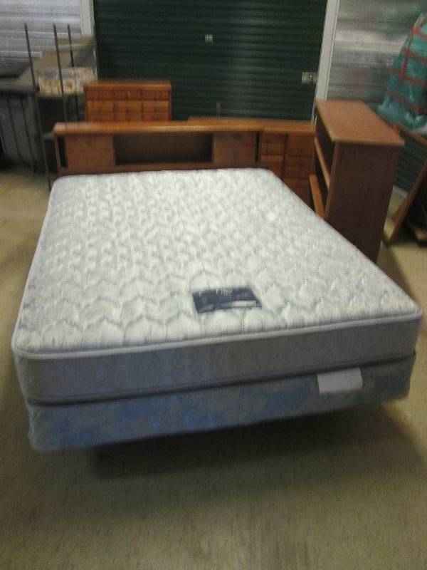 big bedroom set comes with headboar...