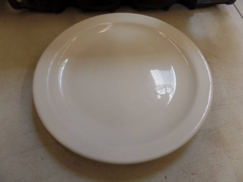lot 904 image: WHITE CERAMIC SAUCERS