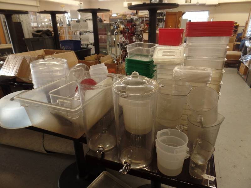 lot 922 image: ASSORTED COMMERCIAL PLASTIC WARE