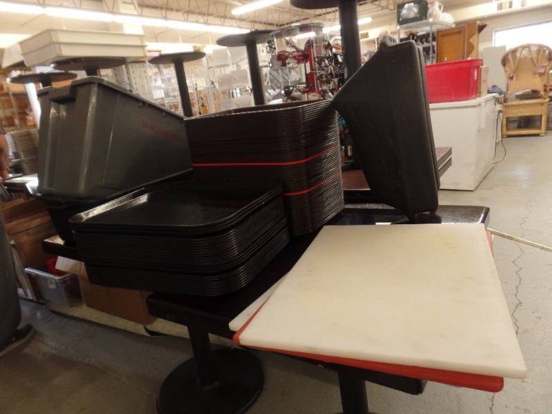 lot 923 image: TRAYS, CUTTING BOARDS AND MORE