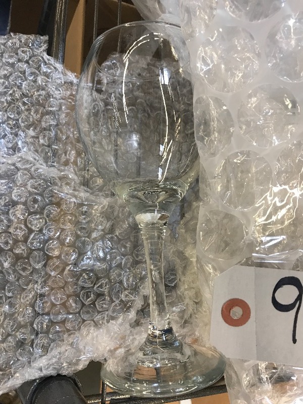 lot 930 image: WINE GLASSES & FLUTES