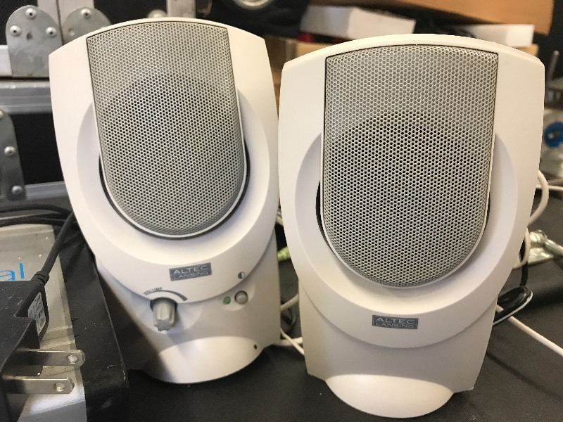 lot 939 image: SPEAKERS AND SATELLITE RADIO RECEIVER