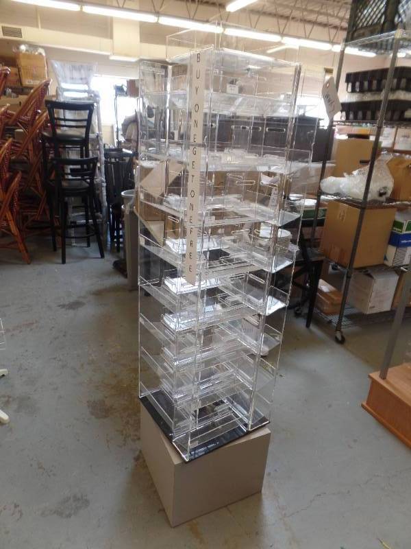 lot 945 image: SPINNING RETAIL PLEXIGLASS RACK