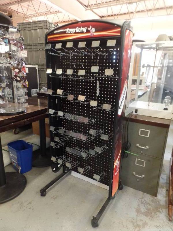 lot 947 image: ROLLING BATTERY DISPLAY RACK