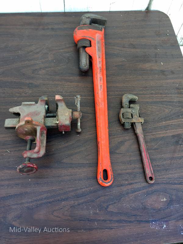 lot 84 image: Pipe Wrench & Bench Vice
