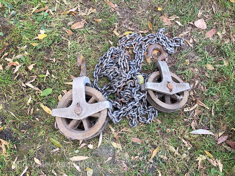 lot 112 image: Hoist