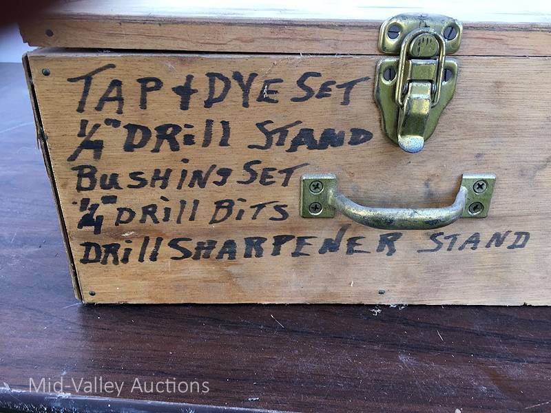 lot 119 image: Tap & Dye set