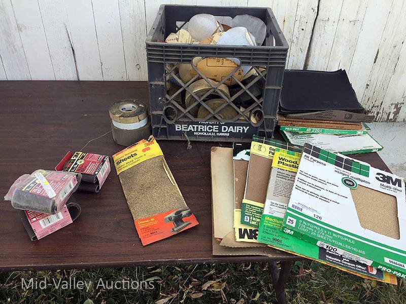 lot 126 image: Sanding Supplies