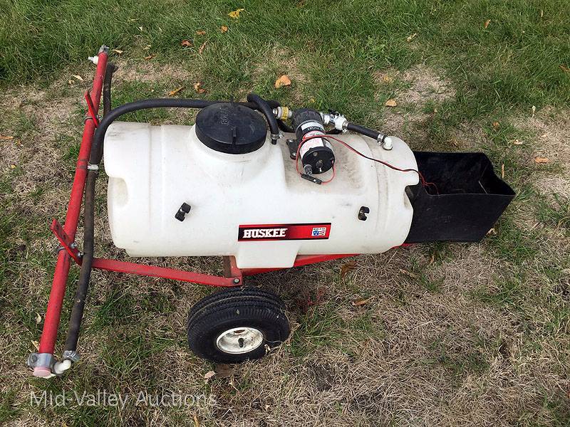 lot 2 image: Huskee Sprayer