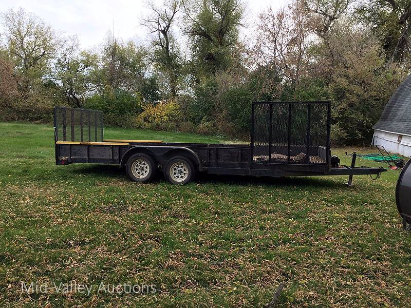 lot 3 image: 20 car trailer wGorilla-Lift gate