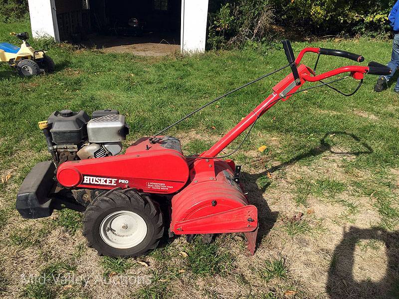 lot 16 image: Huskee Tiller
