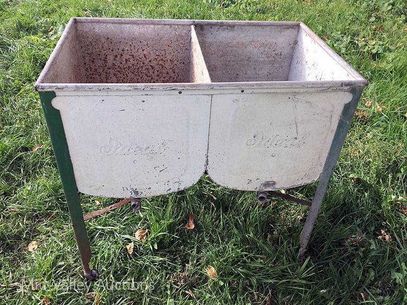 lot 19 image: Ideal Dual Sink