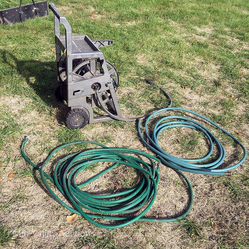 lot 23 image: Hose Reel and Hoses