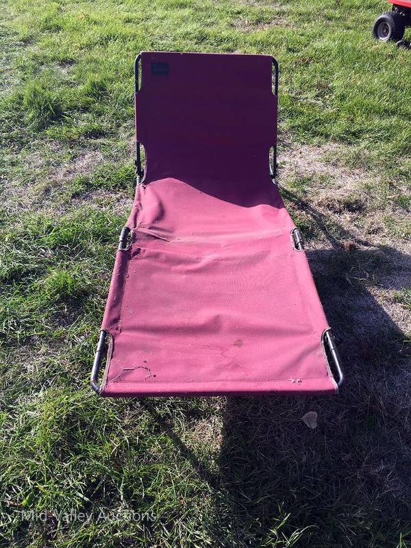 lot 24 image: Folding Lounger
