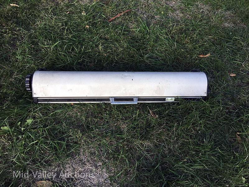 lot 26 image: Retractable Clothesline