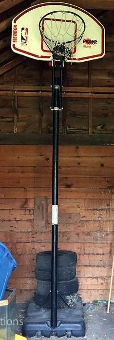 lot 42 image: Basketball Hoop