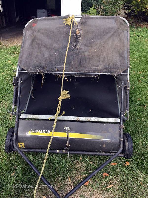 lot 49 image: Craftsman Sweeper