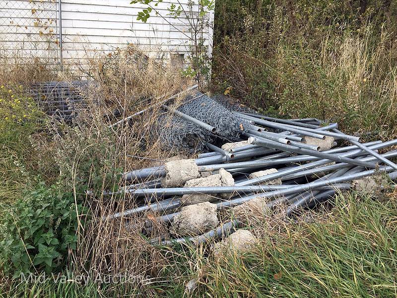 lot 58 image: Chain link fence & posts