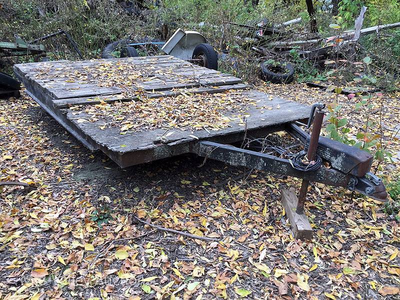 lot 62 image: Flatbed trailer