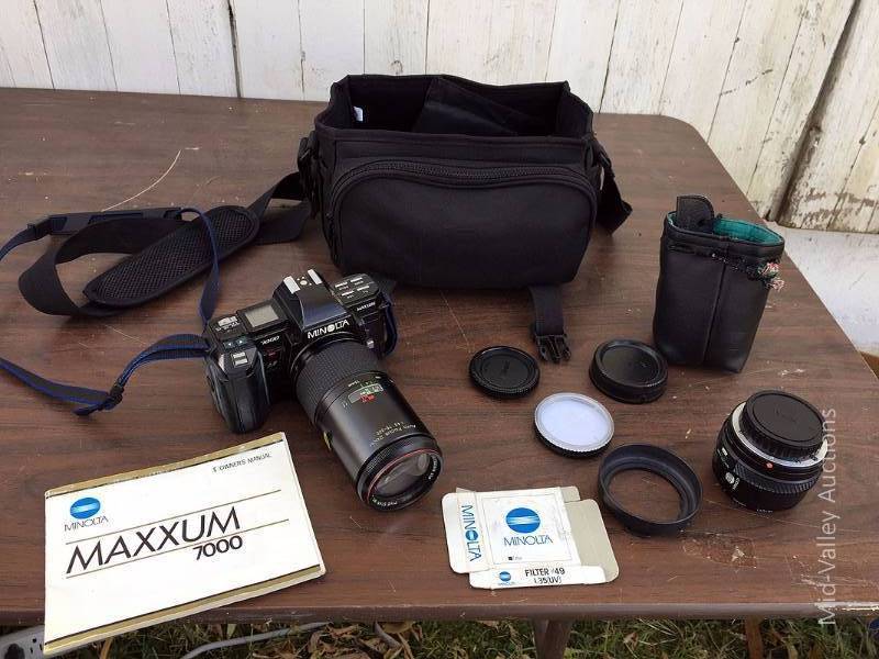 lot 157 image: Minolta Maxxum camera