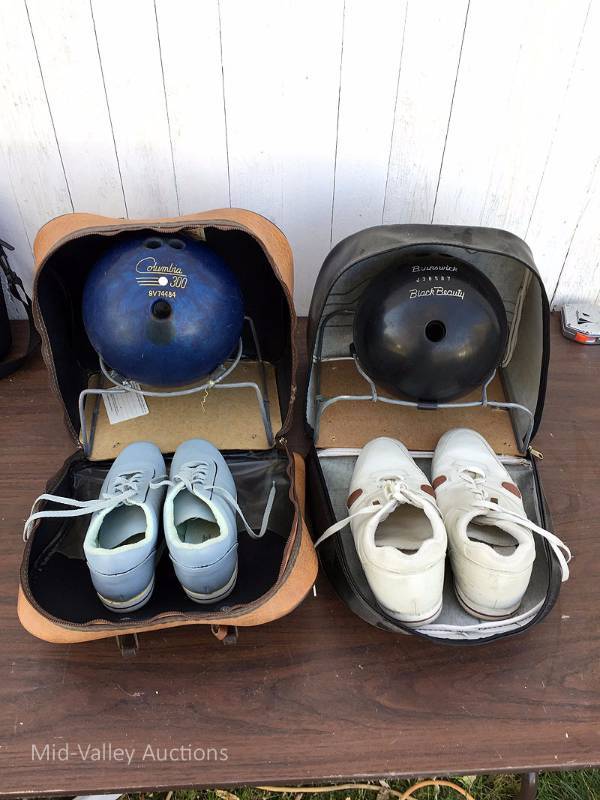 lot 165 image: Bowling balls