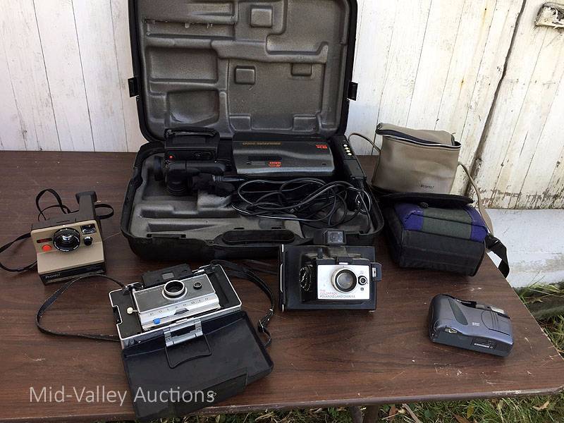 lot 167 image: Vintage Cameras