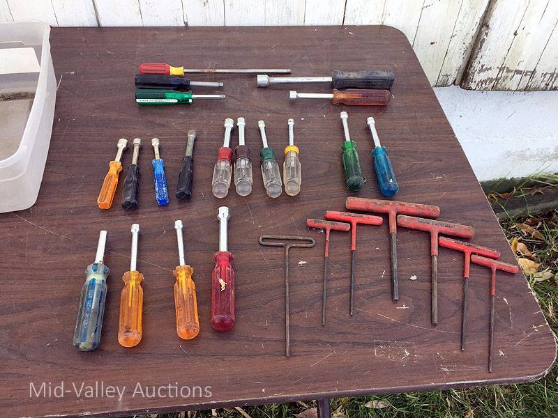 lot 196 image: Allen Wrenches and Hand Sockets