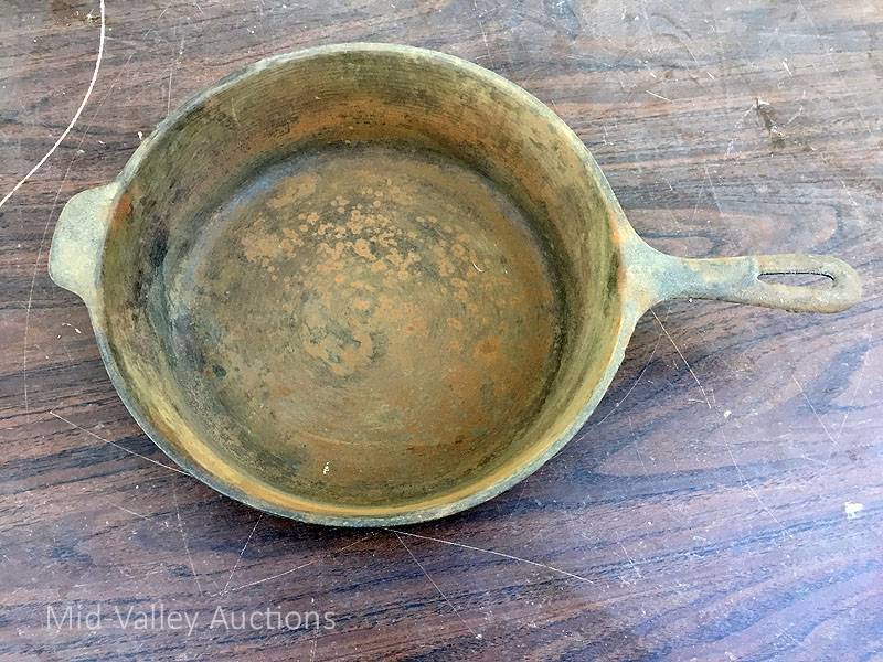lot 211 image: Cast Iron Pan