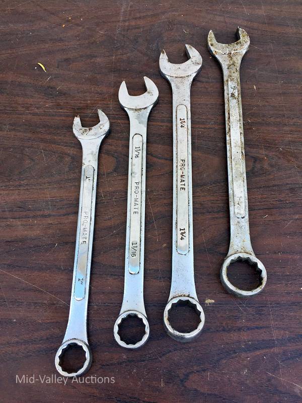 lot 215 image: Wrenches