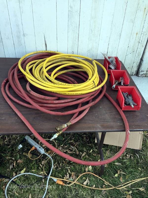 lot 233 image: Air hose & chucks