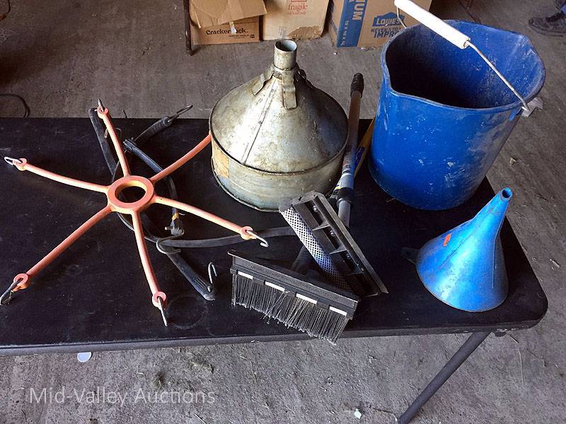 lot 253 image: Tarp Straps, Funnels and more