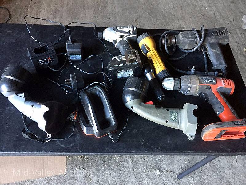 lot 255 image: Cordless Tools
