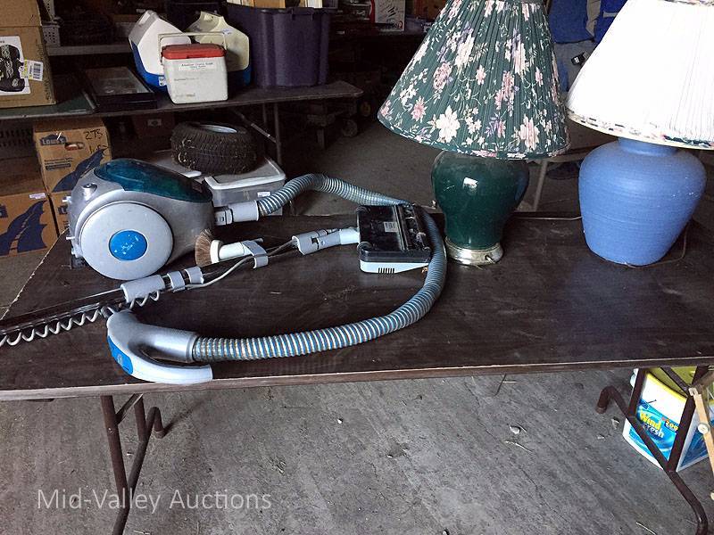 lot 280 image: Vac & 2 Lamps