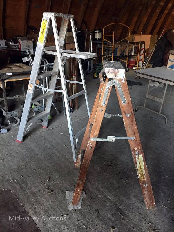 lot 284 image: Ladder 2