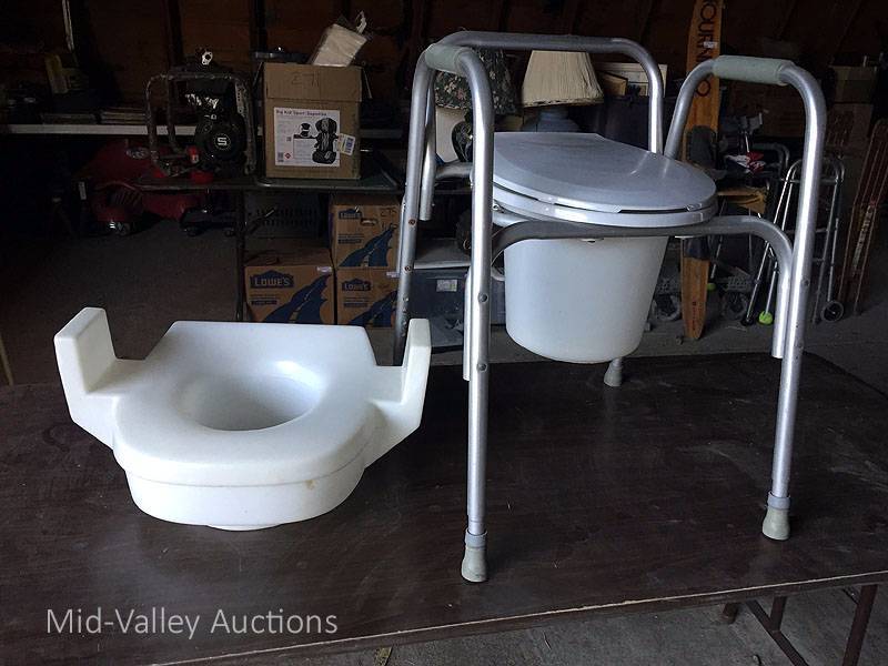 lot 288 image: Toilet accessories